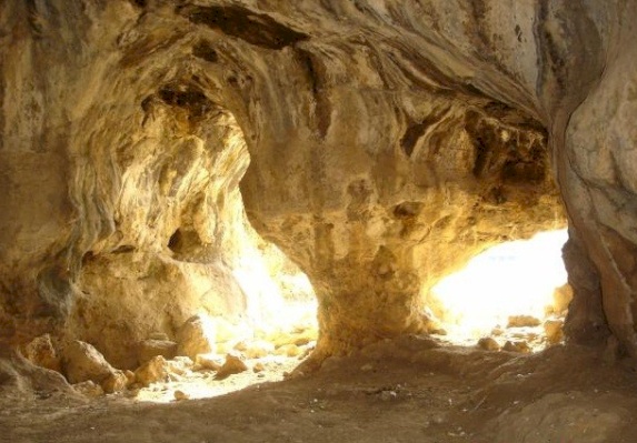 Shuqba Caves